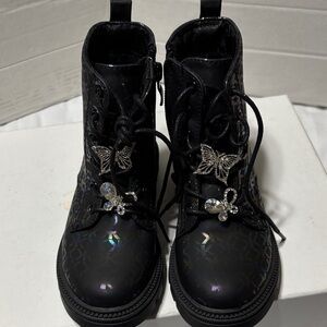 Favorito incandescent faux fur lined kid boots. NWOT